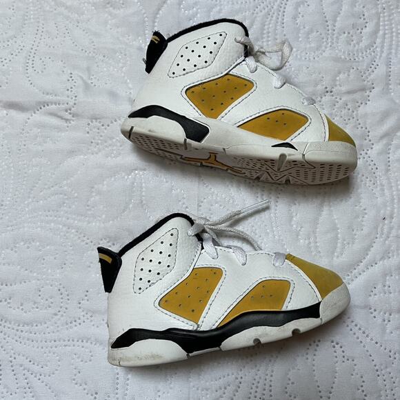 Nike Air Jordan 6 Retro Sneakers Size 6 - Picture 3 of 10